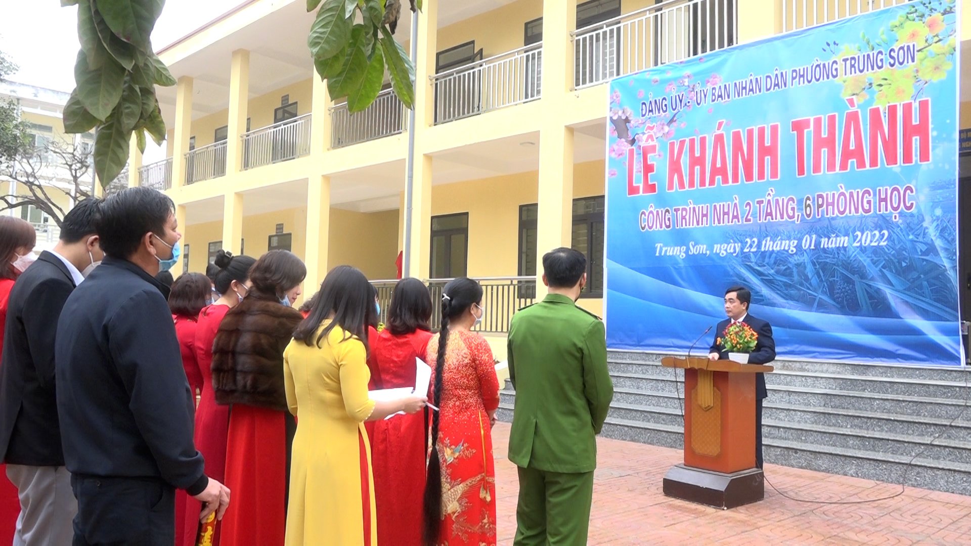 Lễ gắn biển và bàn giao đưa vào sử dụng công trình xây dựng trường THCS Quang Trung