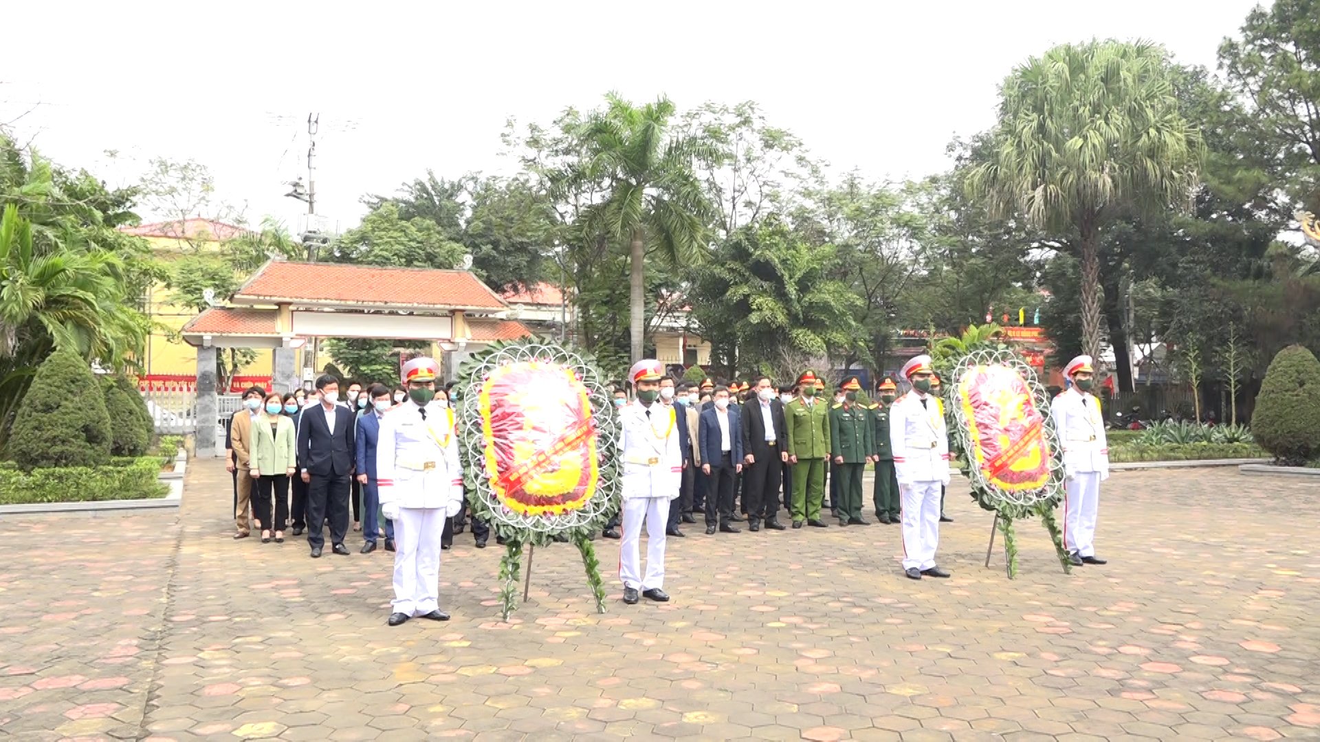 Thành ủy, HĐND, UBND, Ủy ban MTTQ Việt Nam thành phố Tam Điệp trang trọng tổ chức Lễ dâng hoa, dâng hương tưởng niệm các Anh hùng liệt sĩ