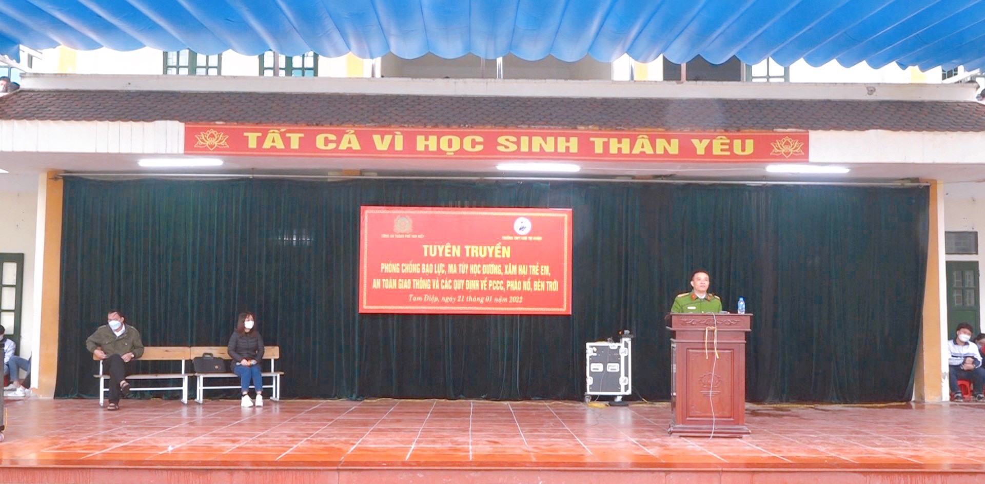 Trường THPT Ngô Thì Nhậm tổ chức Tuyên truyền 