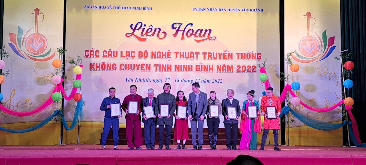 Đoàn tuyển Câu lạc bộ nghệ thuật truyền thống không chuyên thành phố Tam Điệp đạt 1 giải A, 2 giải B và 2 giải C tại Liên hoan các câu lạc bộ nghệ thuật truyền thống không chuyên tỉnh Ninh Bình năm 2022.