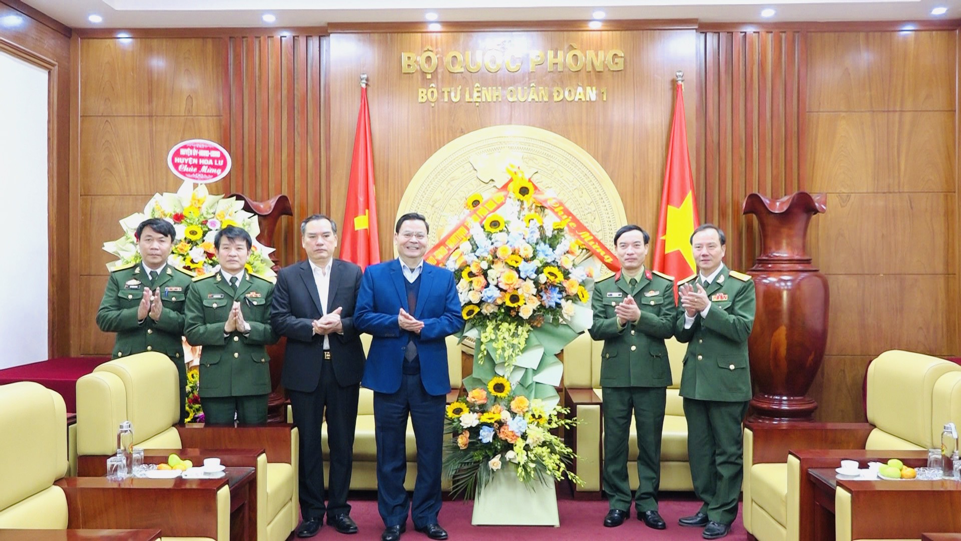Đoàn đại biểu lãnh đạo thành phố thăm và chúc mừng các đơn vị quân đội nhân kỷ niệm 78 năm ngày thành lập Quân đội nhân dân Việt Nam