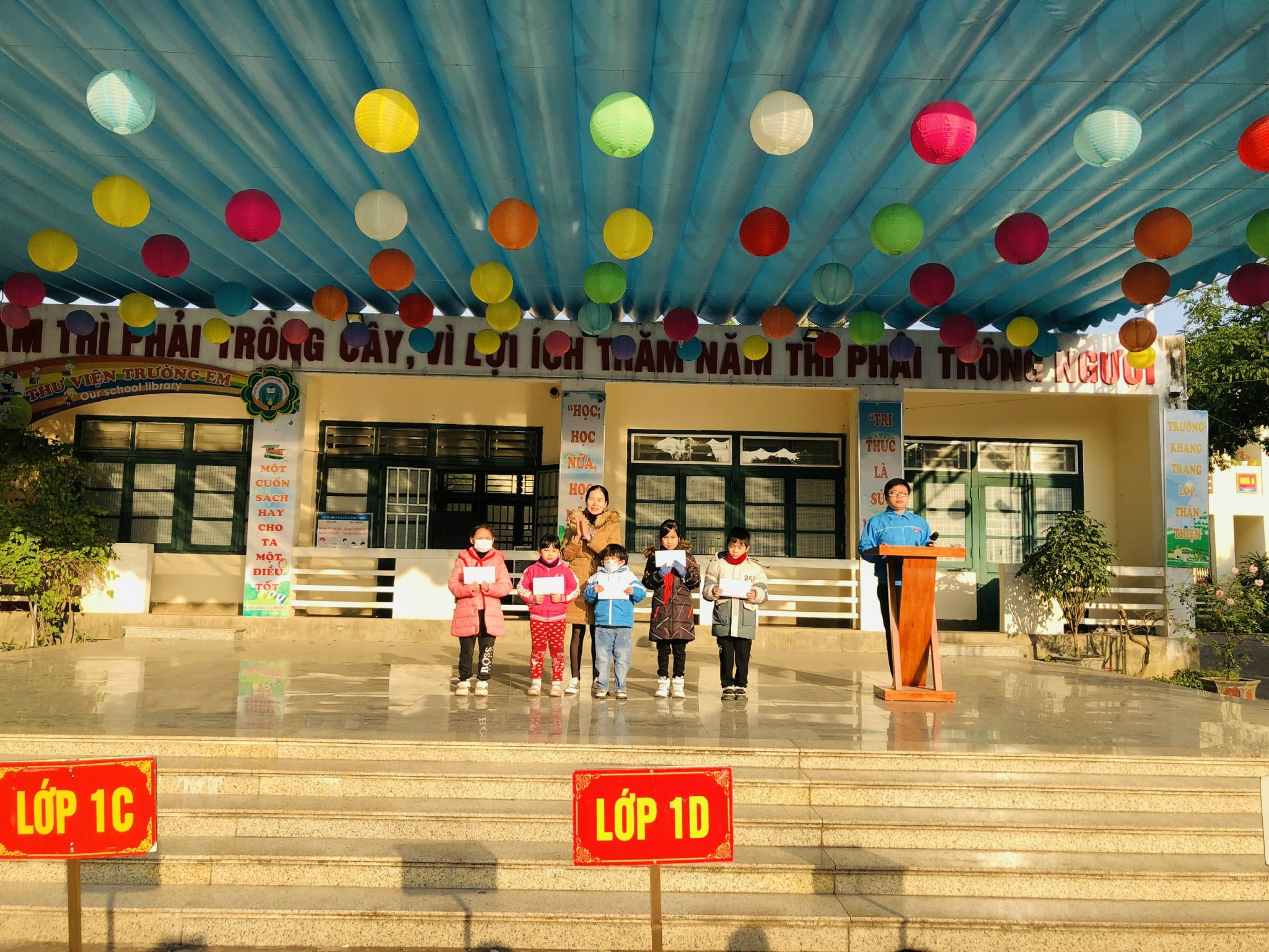 Trường Tiểu học Lê Hồng Phong tổ chức buổi nói chuyện truyền thống với chủ đề “ Em yêu chú bộ đội”