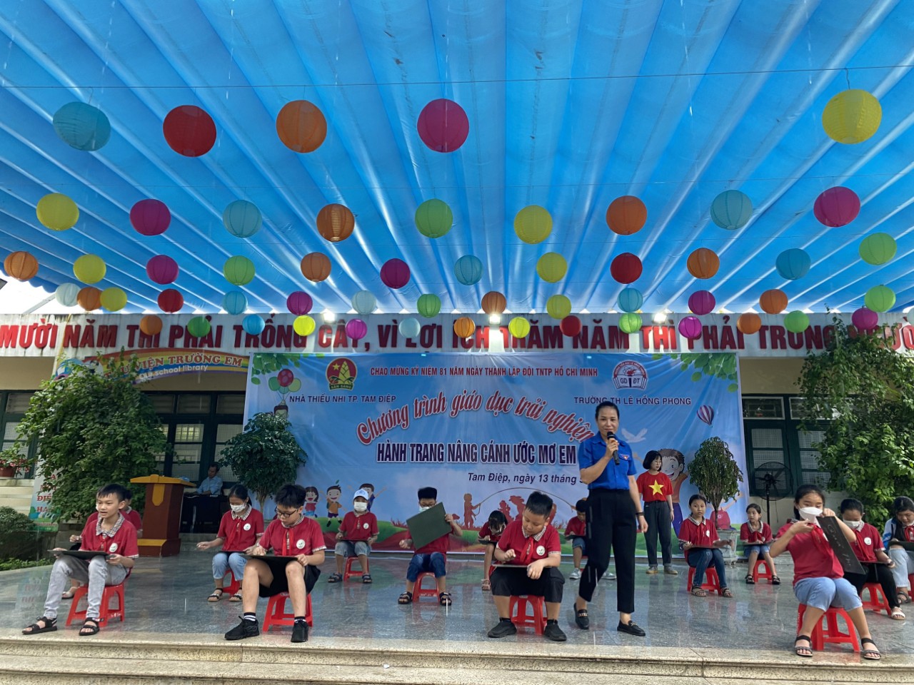 Nhà thiếu nhi thành phố phối hợp với trường Tiểu học Lê Hồng Phong tổ chức chương trình Giáo dục trải nghiệm “Hành trang nâng cánh ước mơ em”