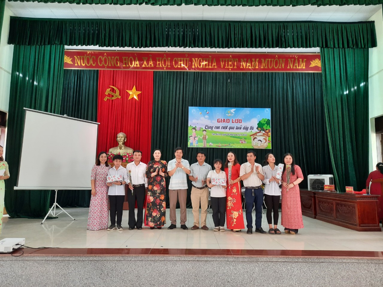 Chương trình giao lưu “Cùng con vượt qua tuổi dậy thì” tại phường Tân Bình, nhân tháng hành động Vì trẻ em và kỷ niệm Ngày gia đình Việt Nam (28/6)