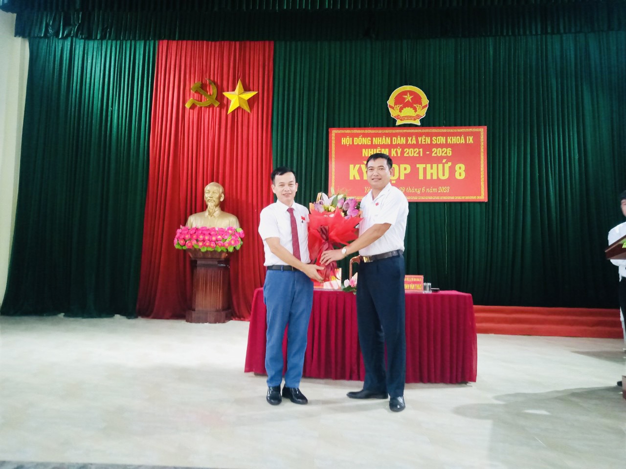 Kỳ họp thứ 8 HĐND xã Yên Sơn khóa IX, nhiệm kỳ 2021 - 2026  