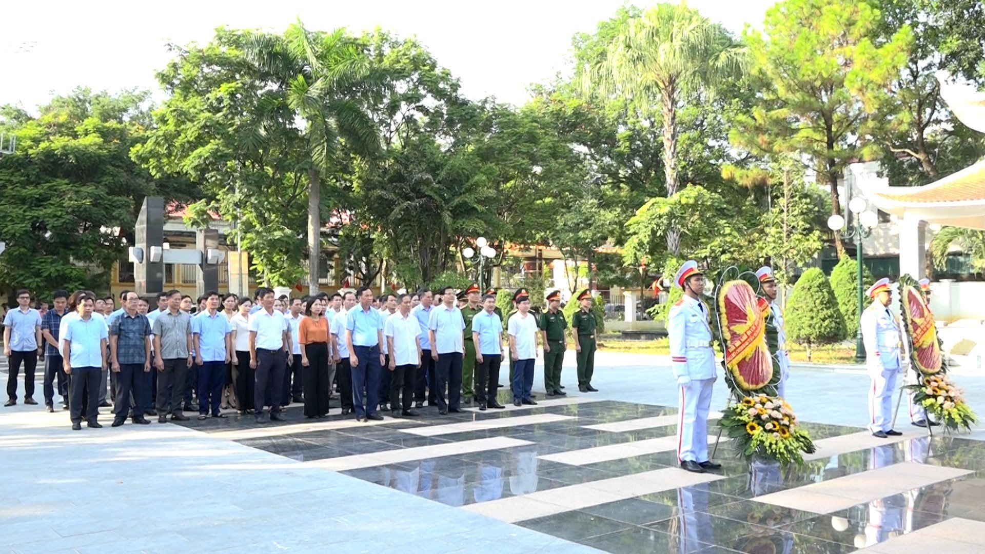   Thành ủy, HĐND, UBND, UBMTTQVN thành phố tổ chức Lễ dâng hương tưởng niệm các Anh hùng liệt sỹ nhân dịp Kỷ niệm 78 năm Quốc khánh Nước Cộng hòa xã hội chủ nghĩa Việt Nam
