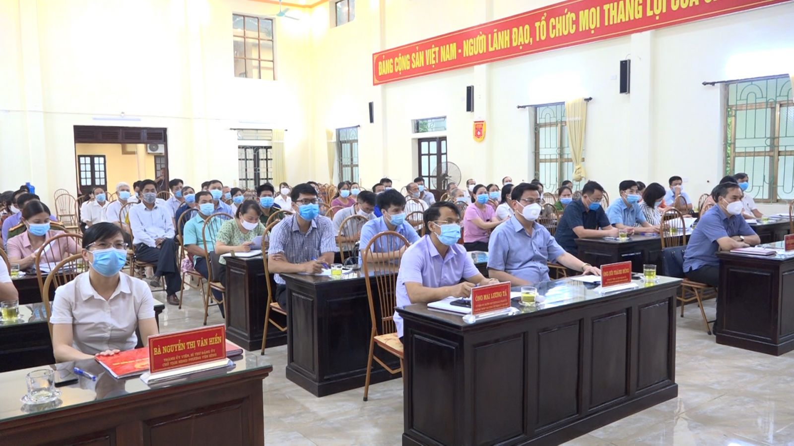 Đại biểu HĐND Tỉnh khóa XV, đại biểu HĐND thành phố khóa IX  tiếp xúc cử tri xã Yên Sơn